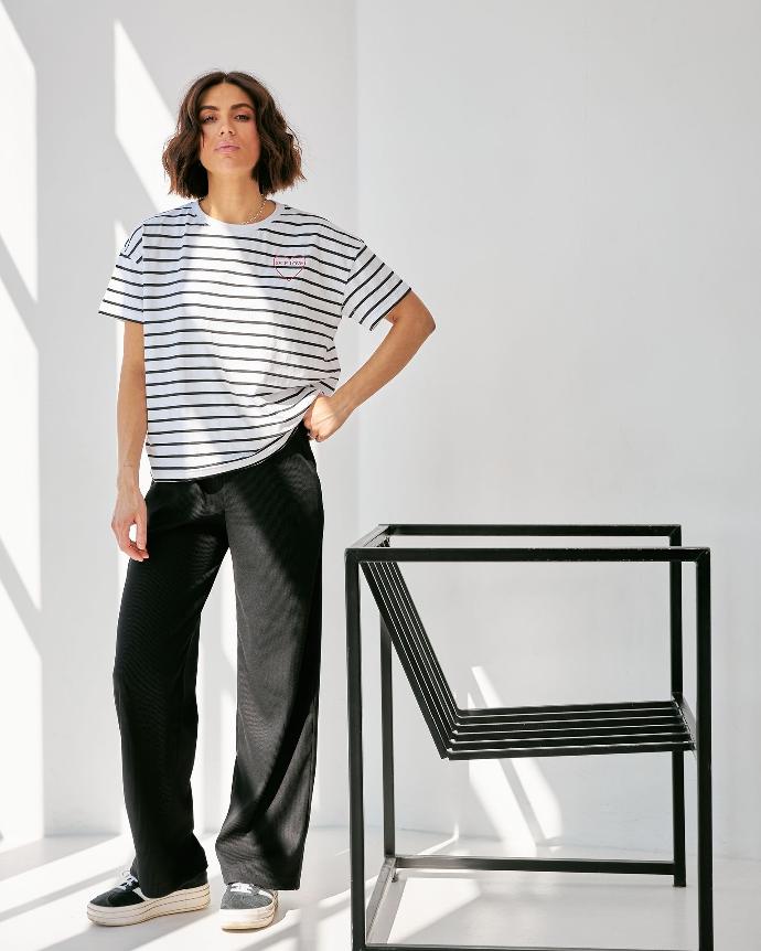 Tricou în dungi cu broderie Inimă