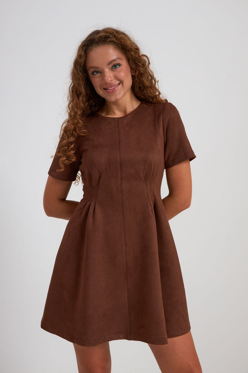 Rochie mini din piele întoarsă cu pense decorative