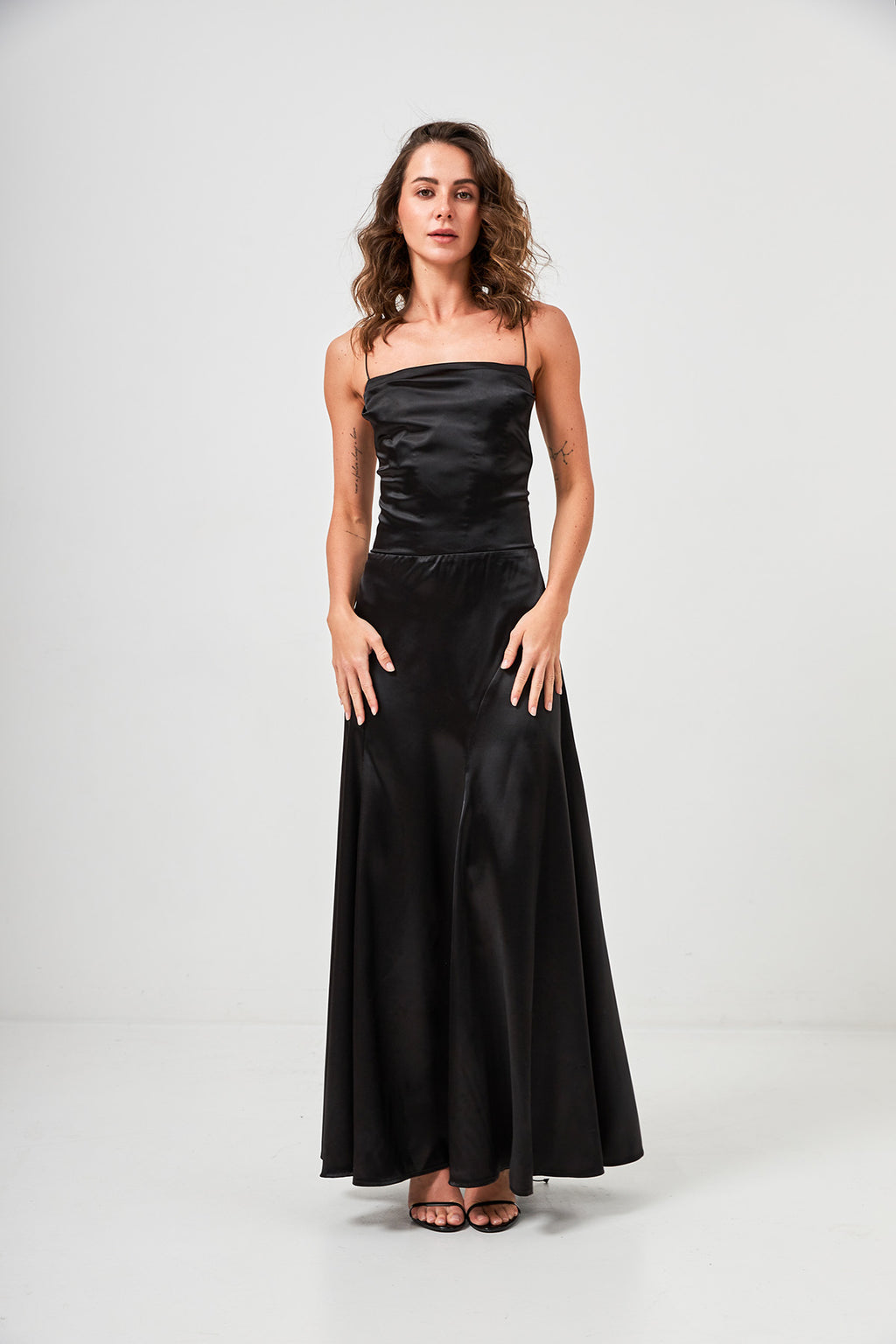 Rochie maxi din satin cu șireturi, de ocazie