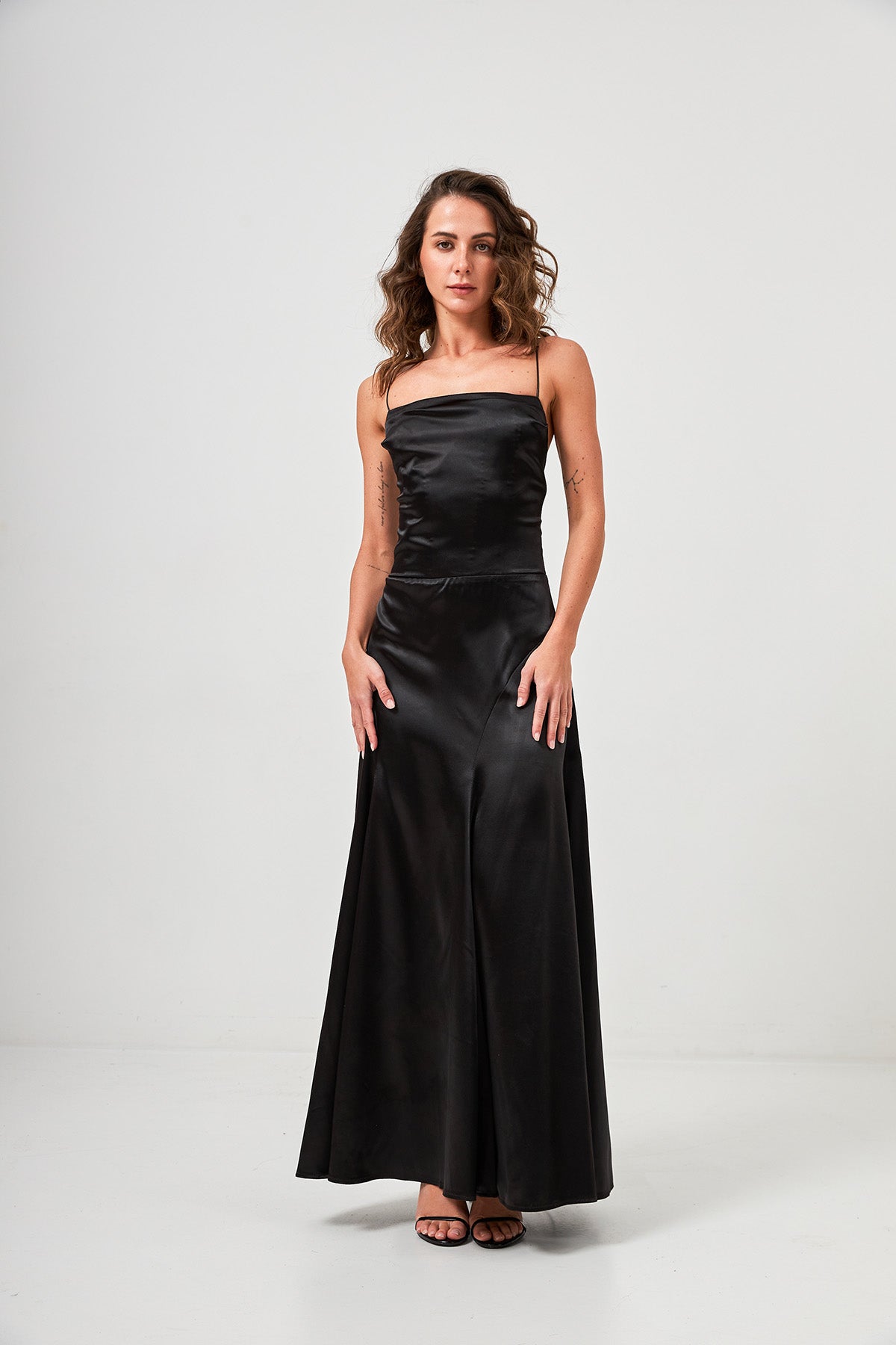Rochie maxi din satin cu șireturi, de ocazie