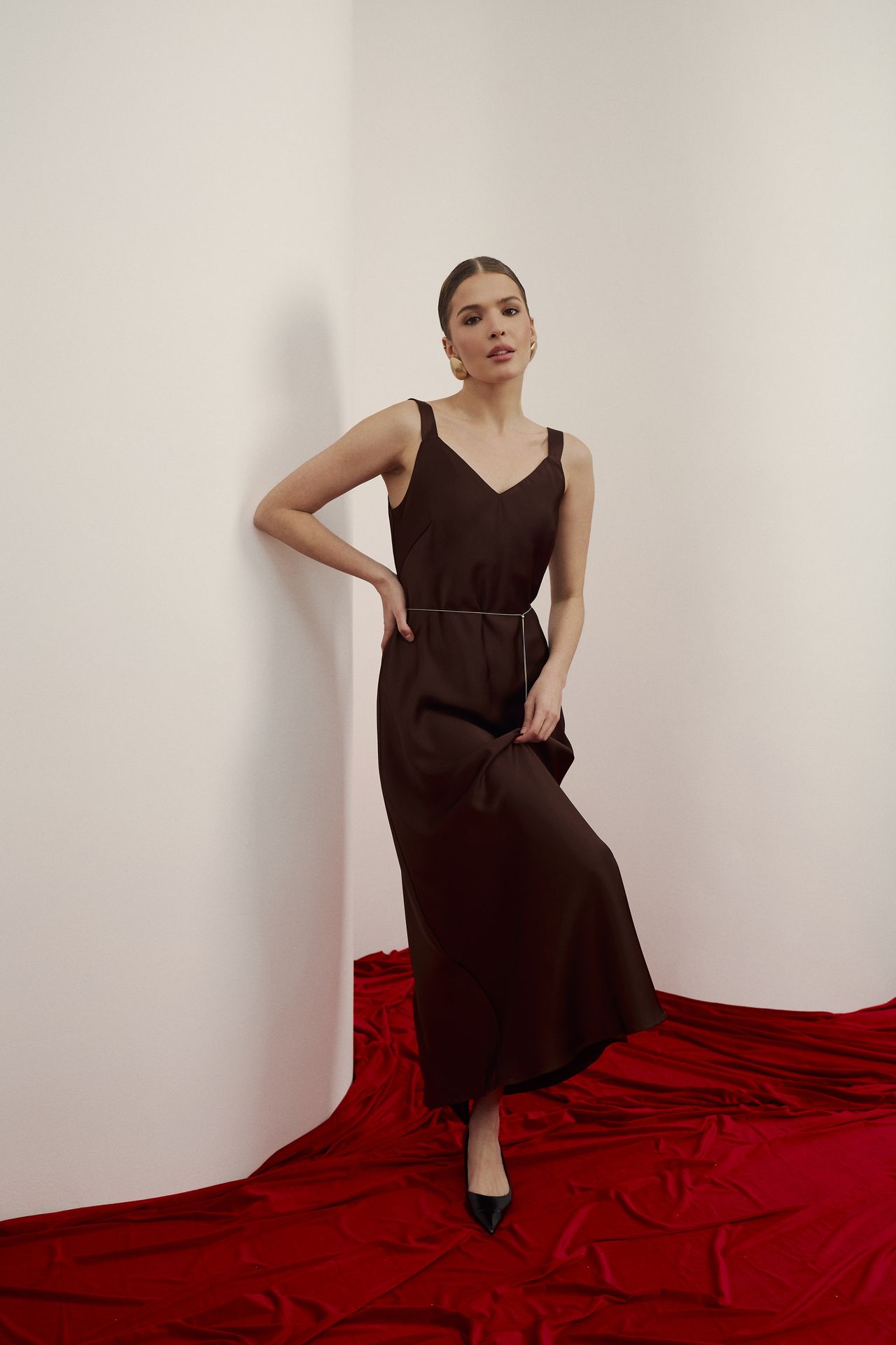 Rochie maxi de seară din satin cu bretele