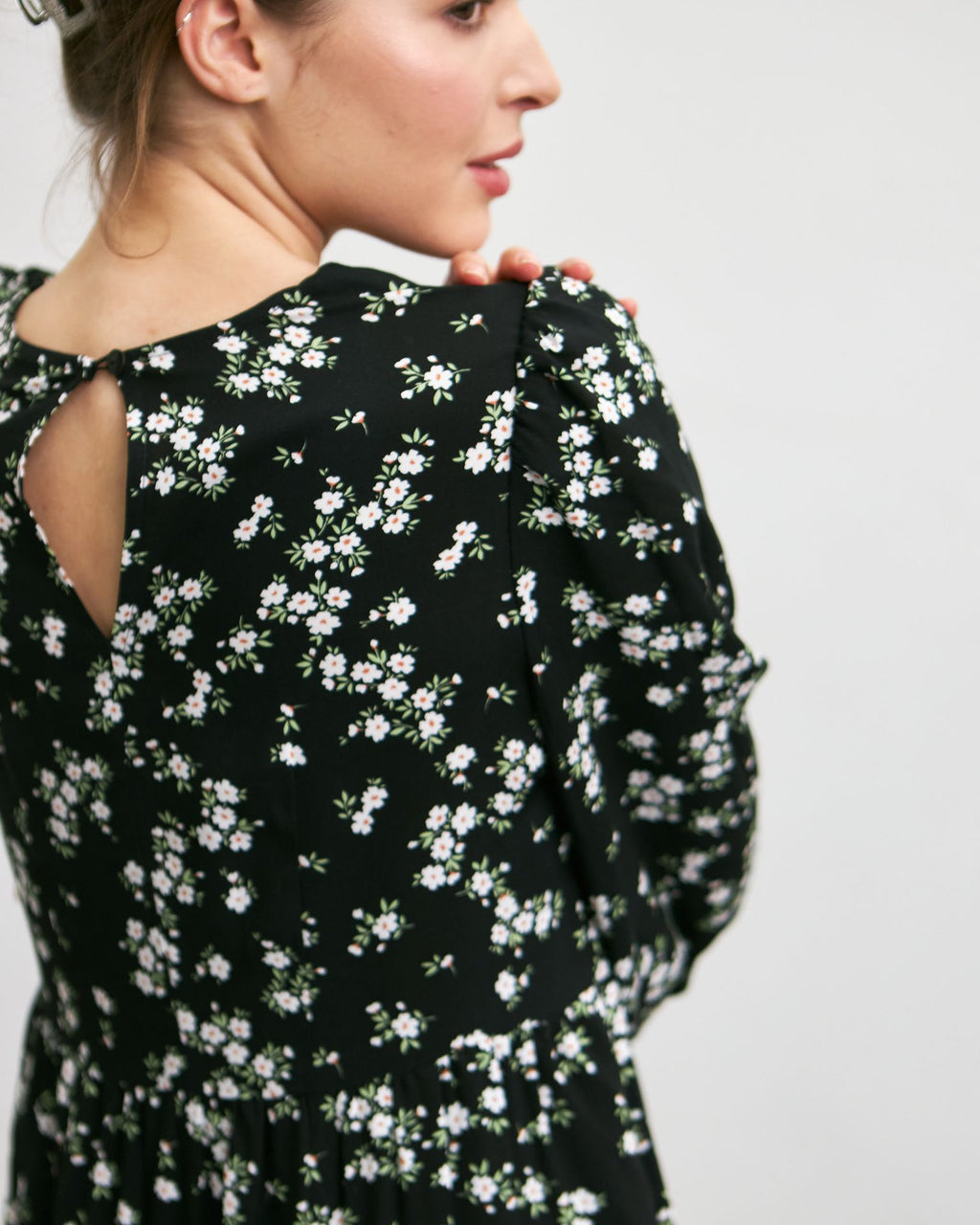Rochie maxi cu trei volane