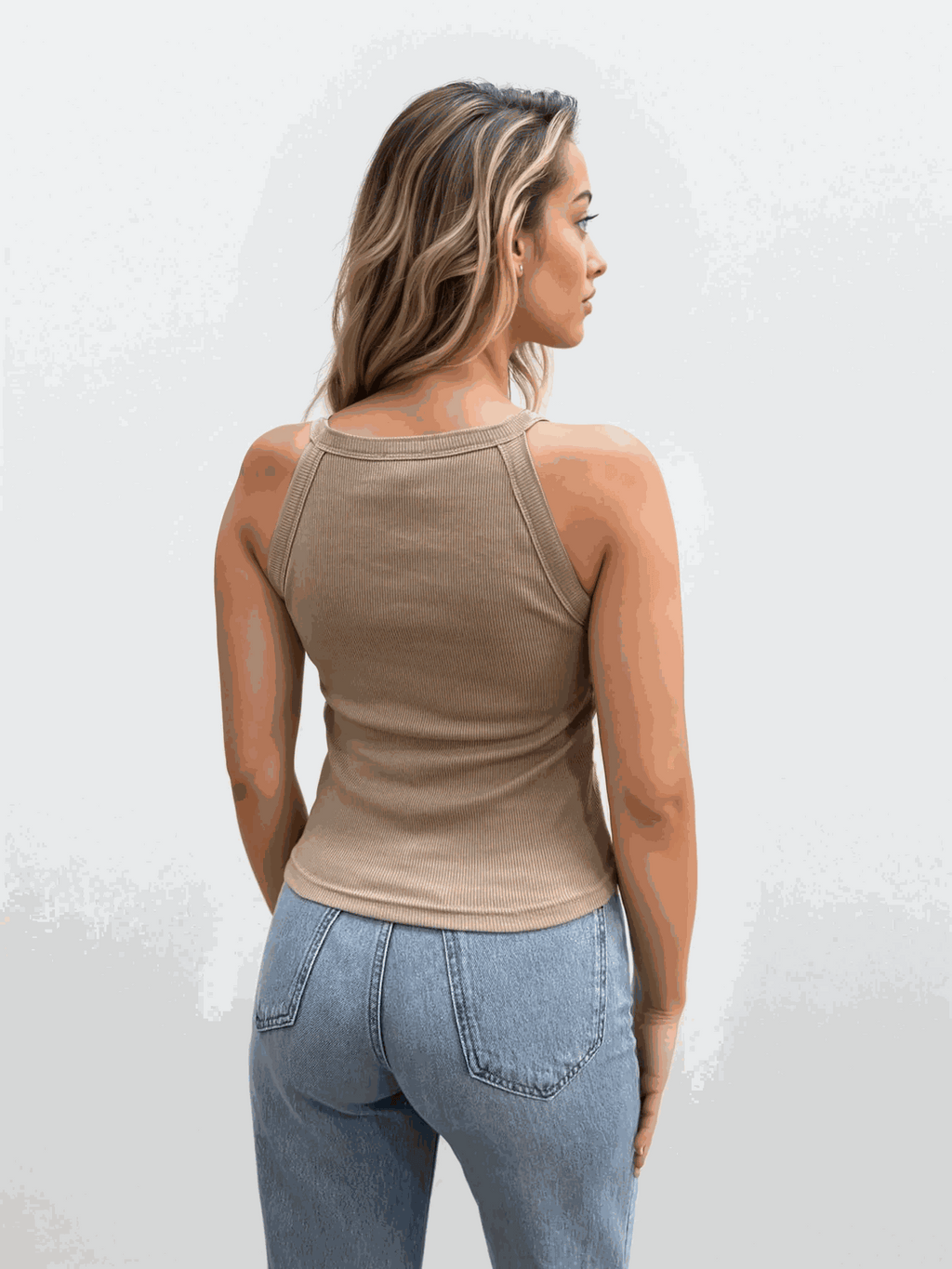 Top basic cu cupe integrate