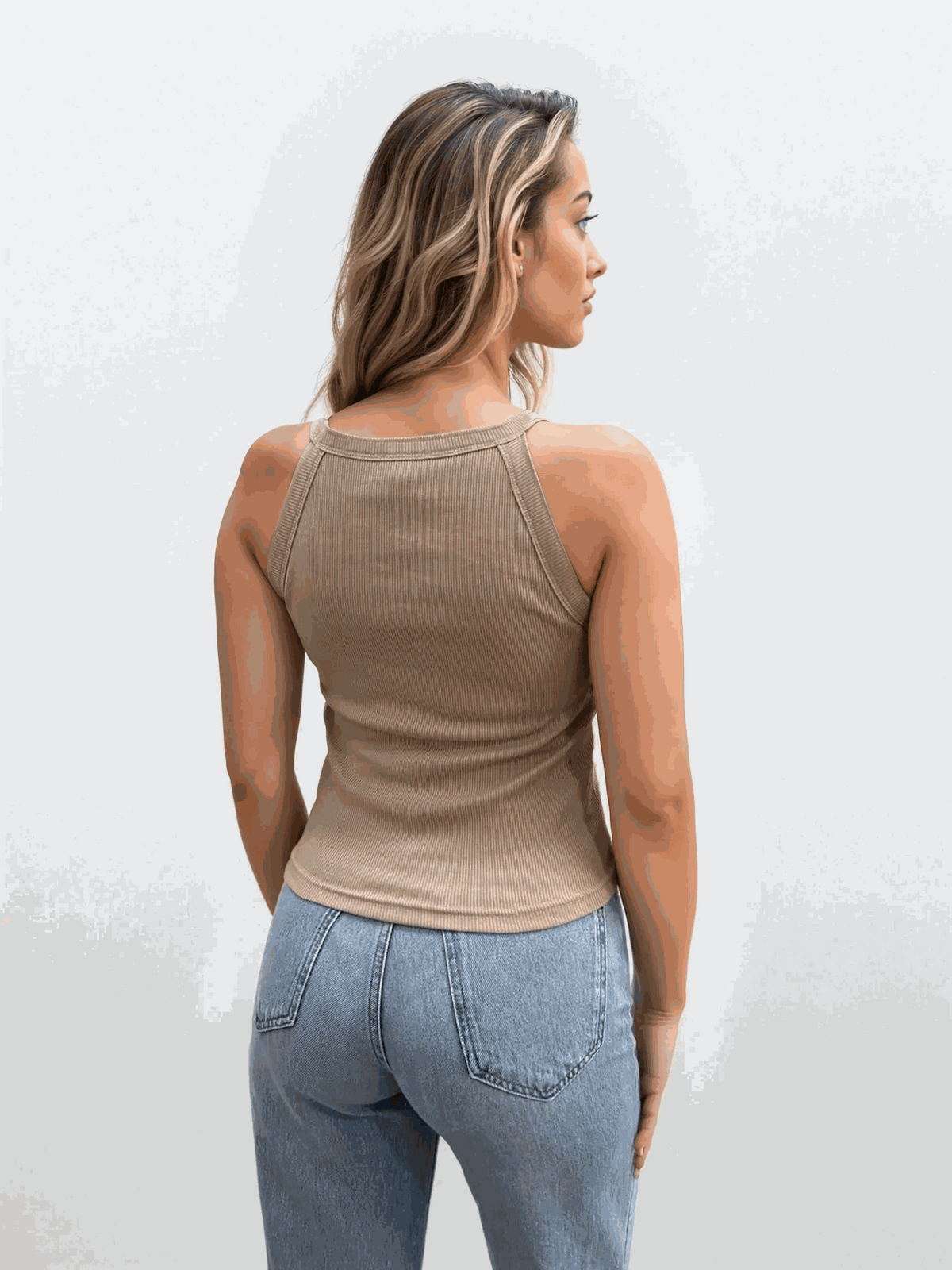 Top basic cu cupe integrate