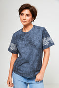 Tricou cu efect washed și broderie albă