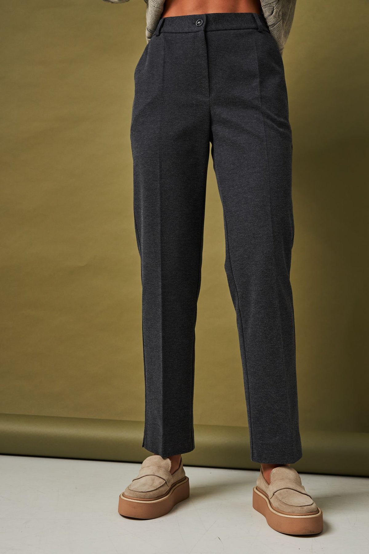Pantaloni din stofă