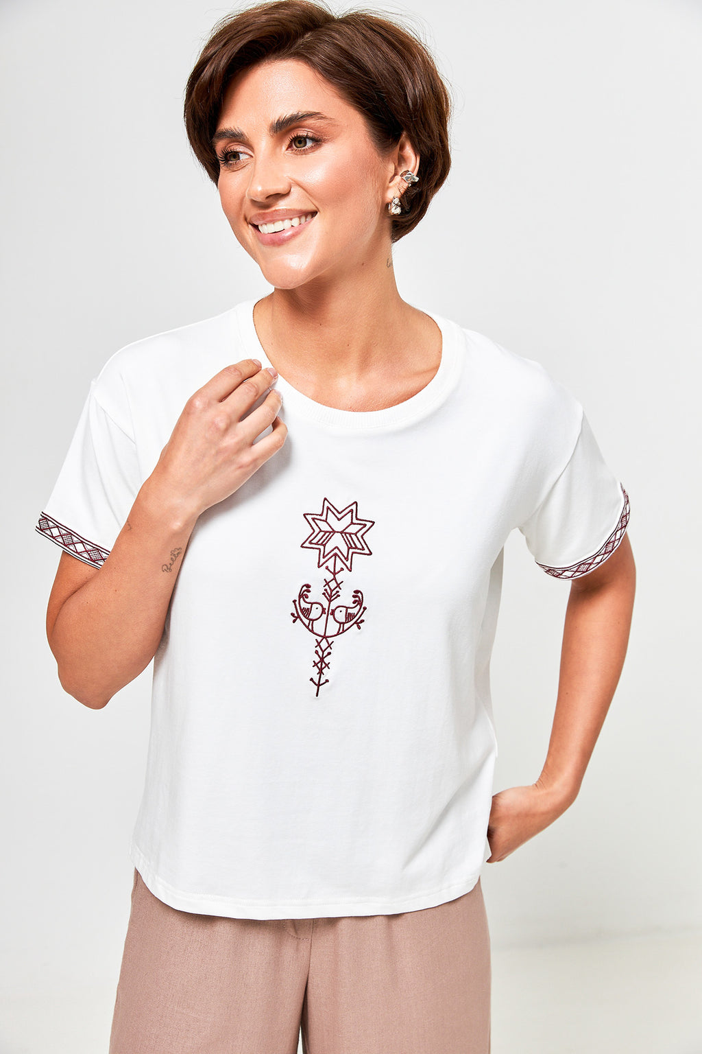 Tricou cu broderie Pictură Petrykivka
