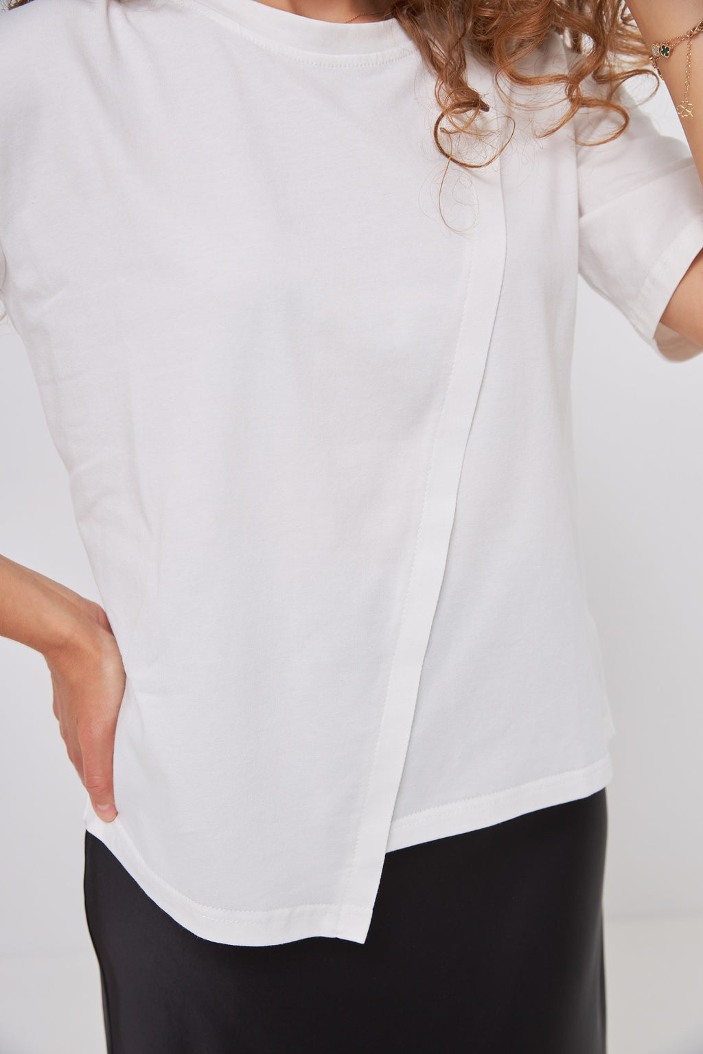 Tricou damă cu tiv asimetric