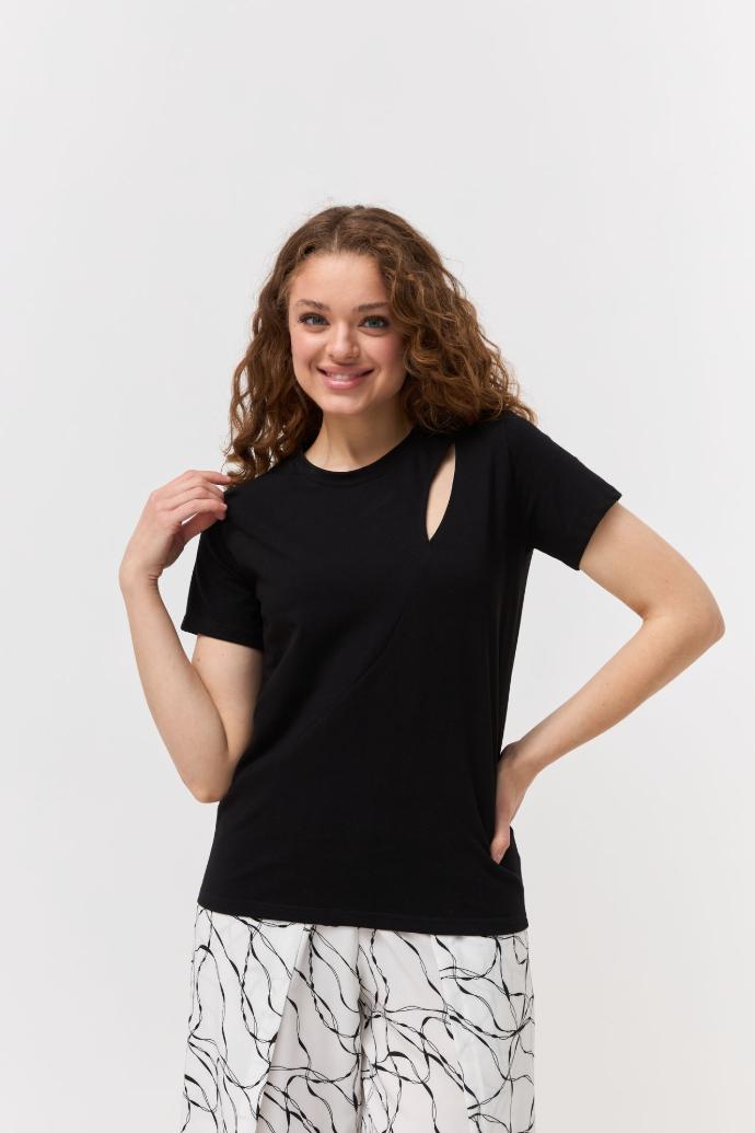 Tricou cu decolteu