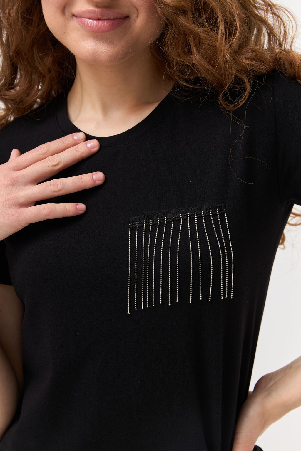 Tricou cu franjuri la buzunar