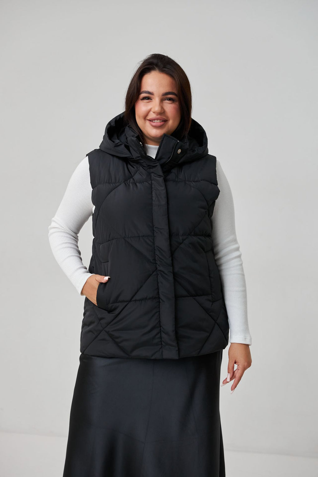 Vestă cu glugă matlasată model romb