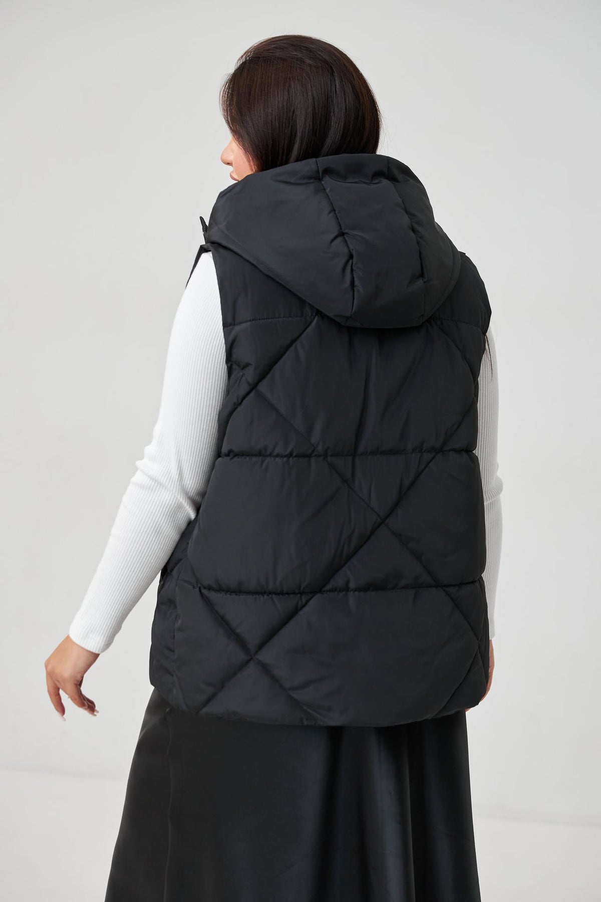 Vestă cu glugă matlasată model romb