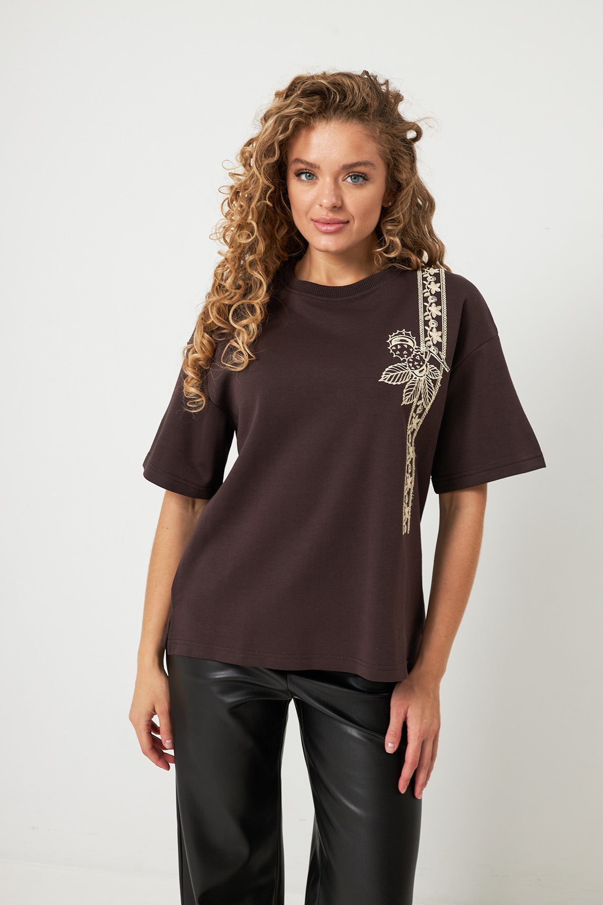 Tricou oversize cu imprimeu Castană