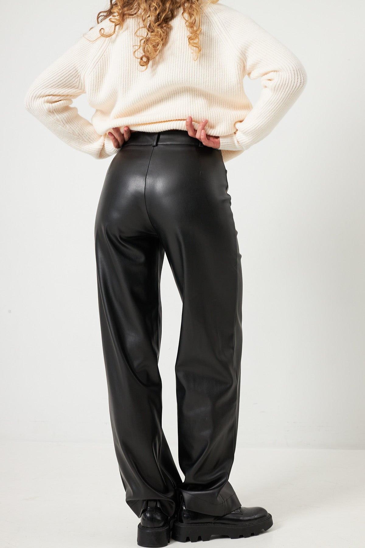 Pantaloni drepți din piele ecologică