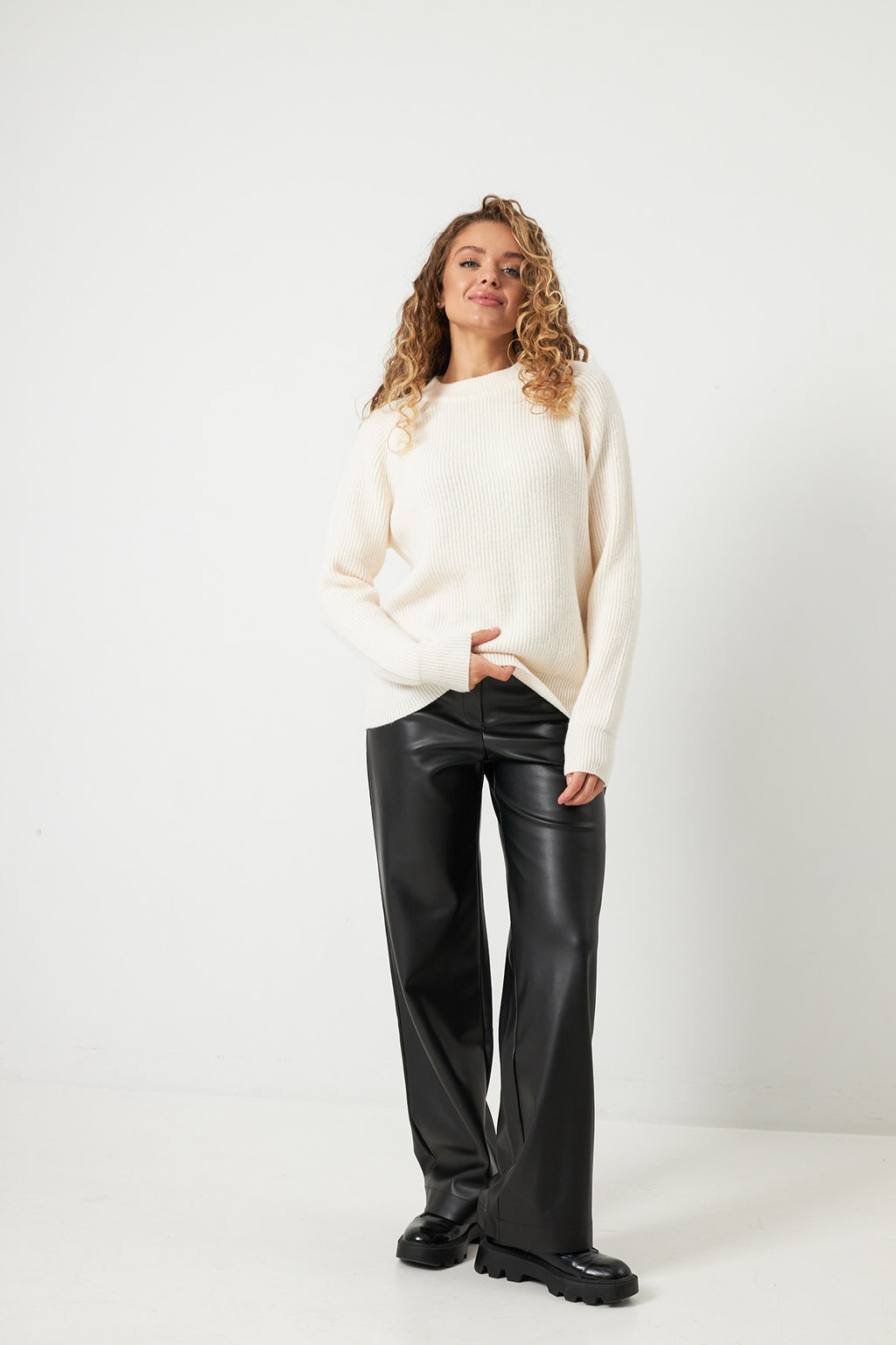 Pantaloni drepți din piele ecologică