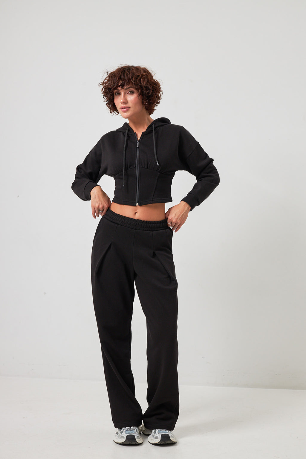 Hanorac crop cu fermoar Elias