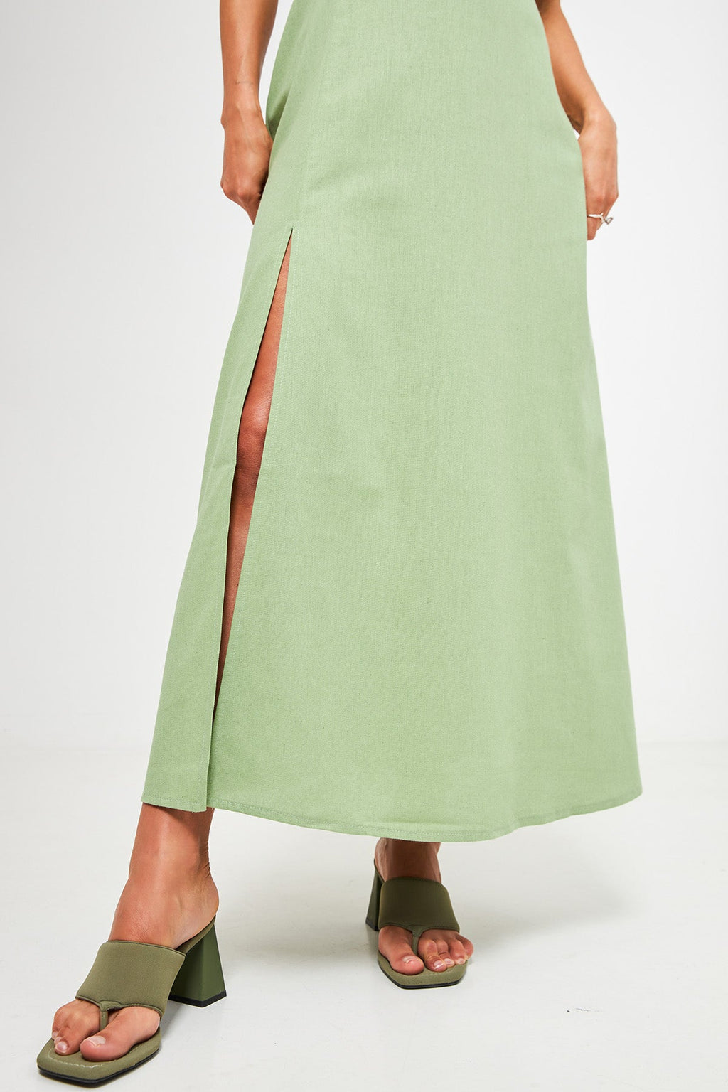Rochie maxi cu in și șliț
