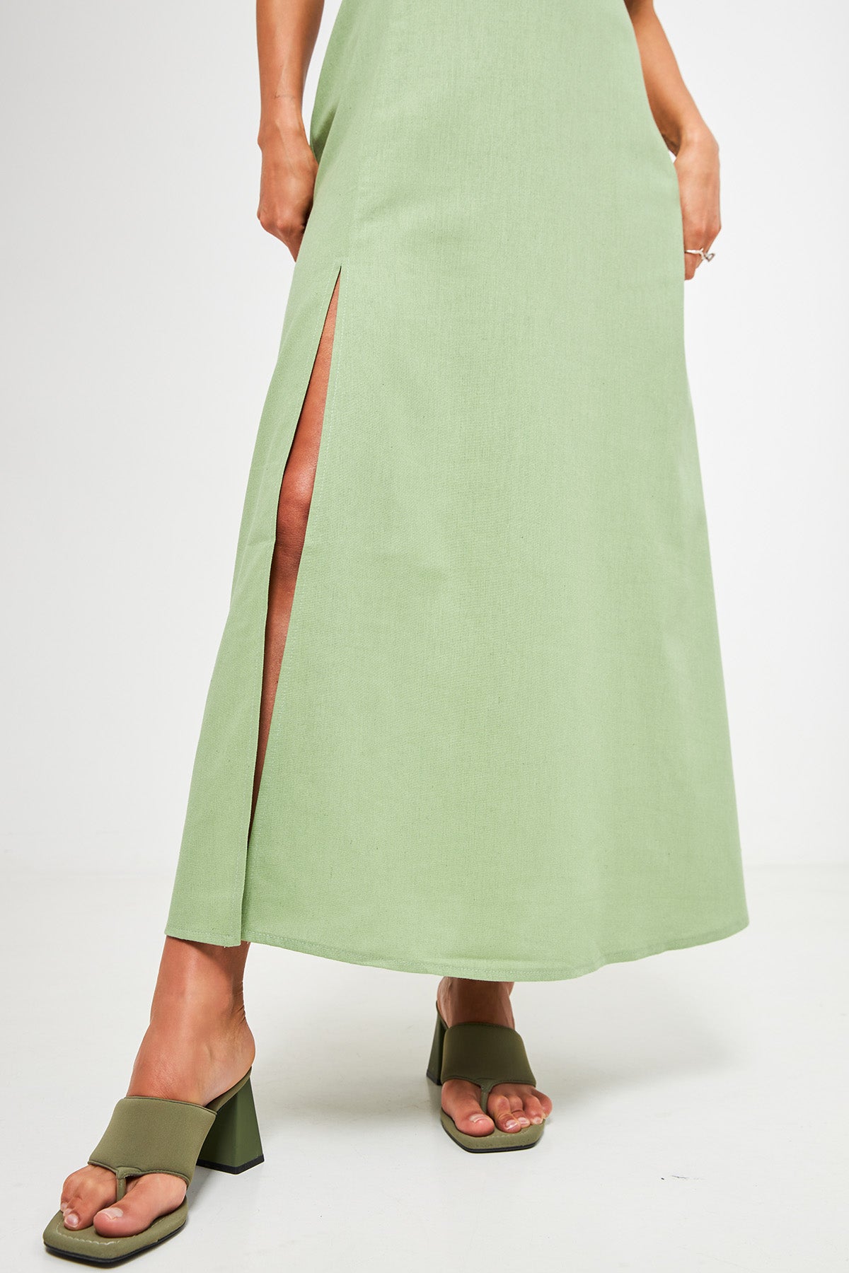 Rochie maxi cu in și șliț