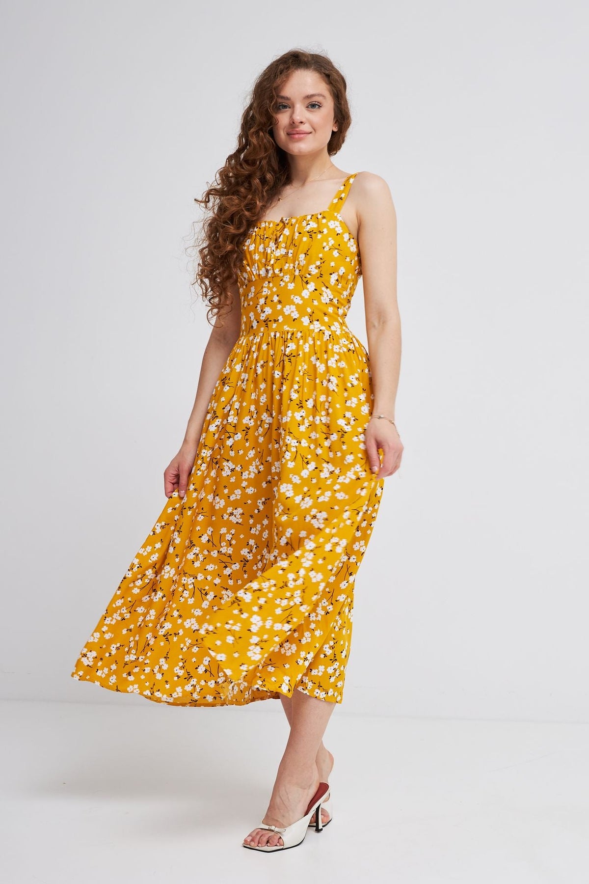 Rochie maxi de vară cu șliț și imprimeu floral