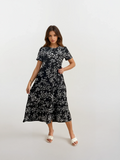 Rochie midi cu trei volane