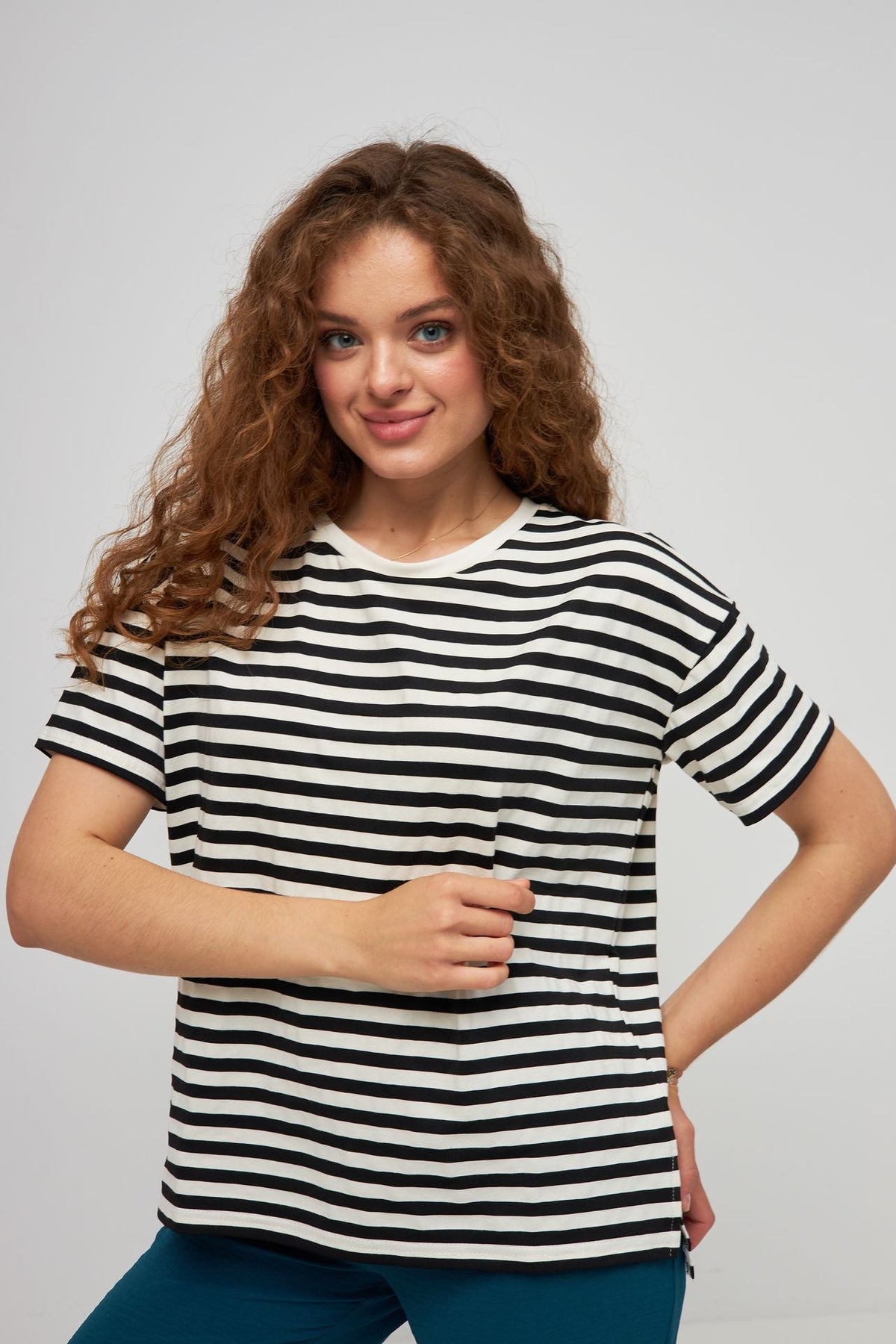 Tricou în dungi cu șlițuri