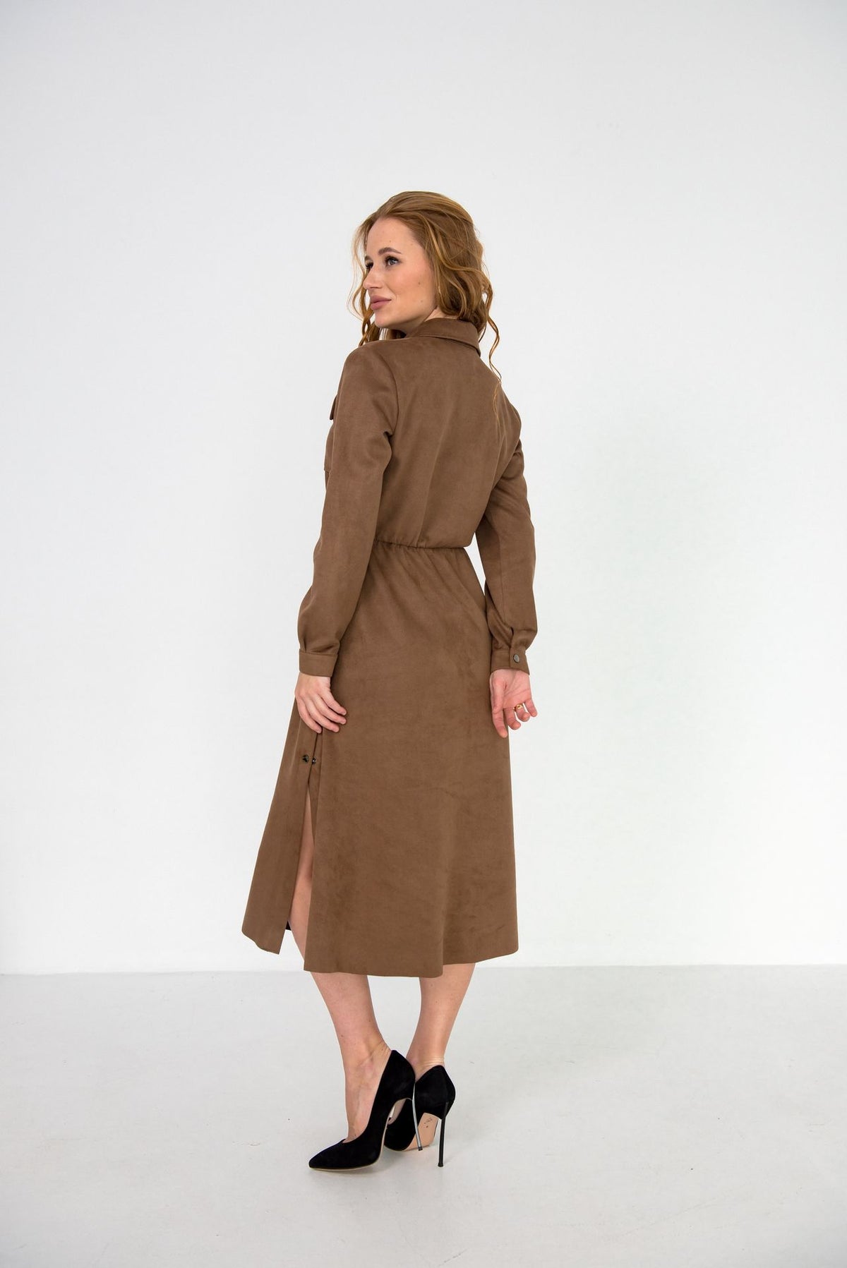 Rochie din piele întoarsă cu capse