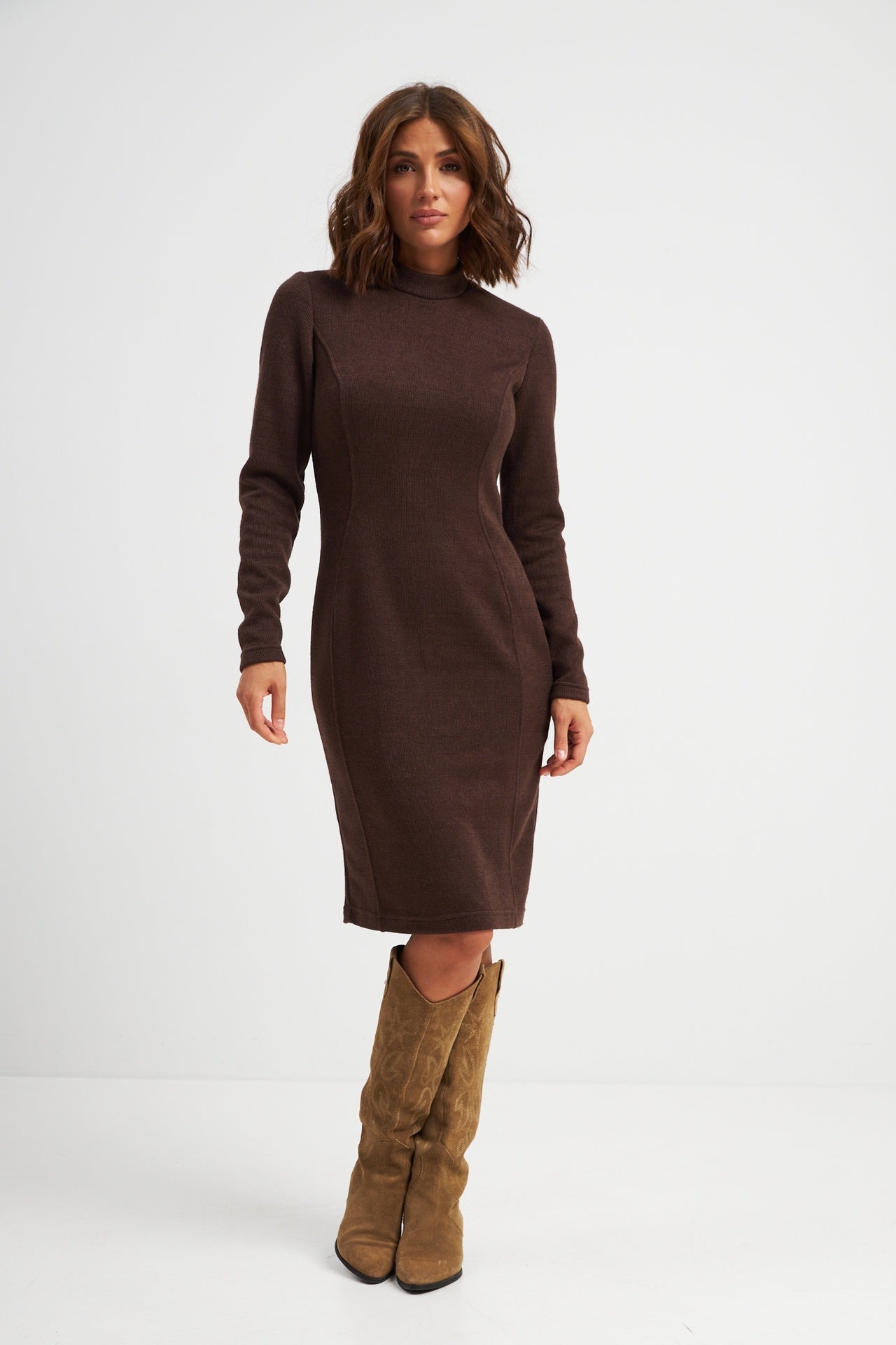 Rochie midi călduroasă cu șliț