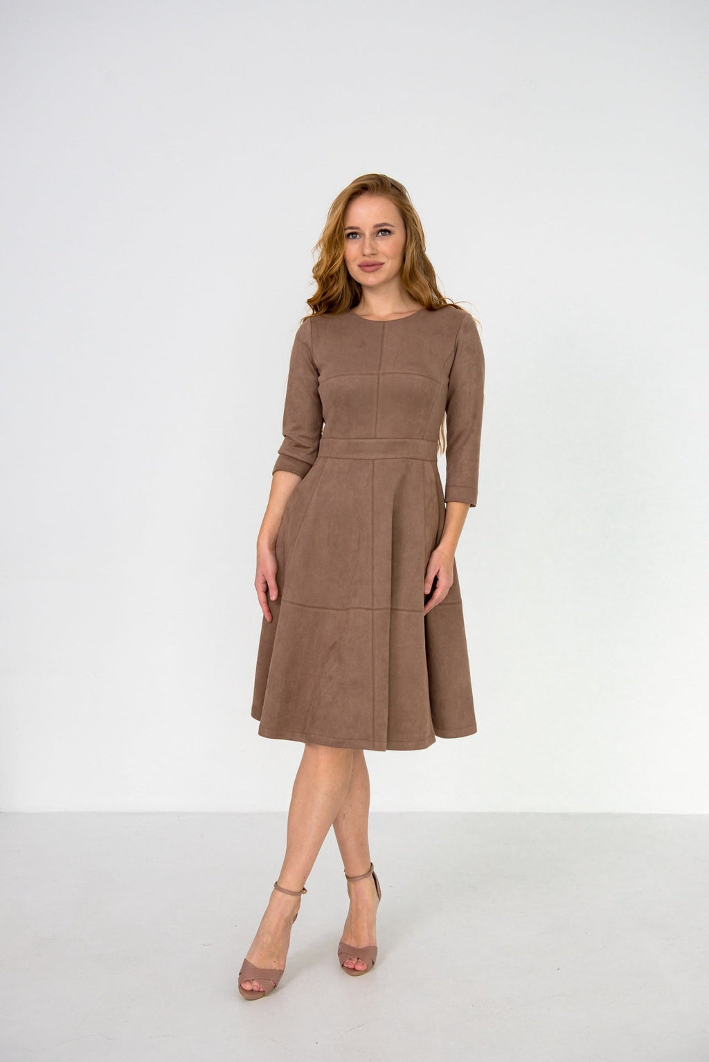 Rochie evazată din piele întoarsă