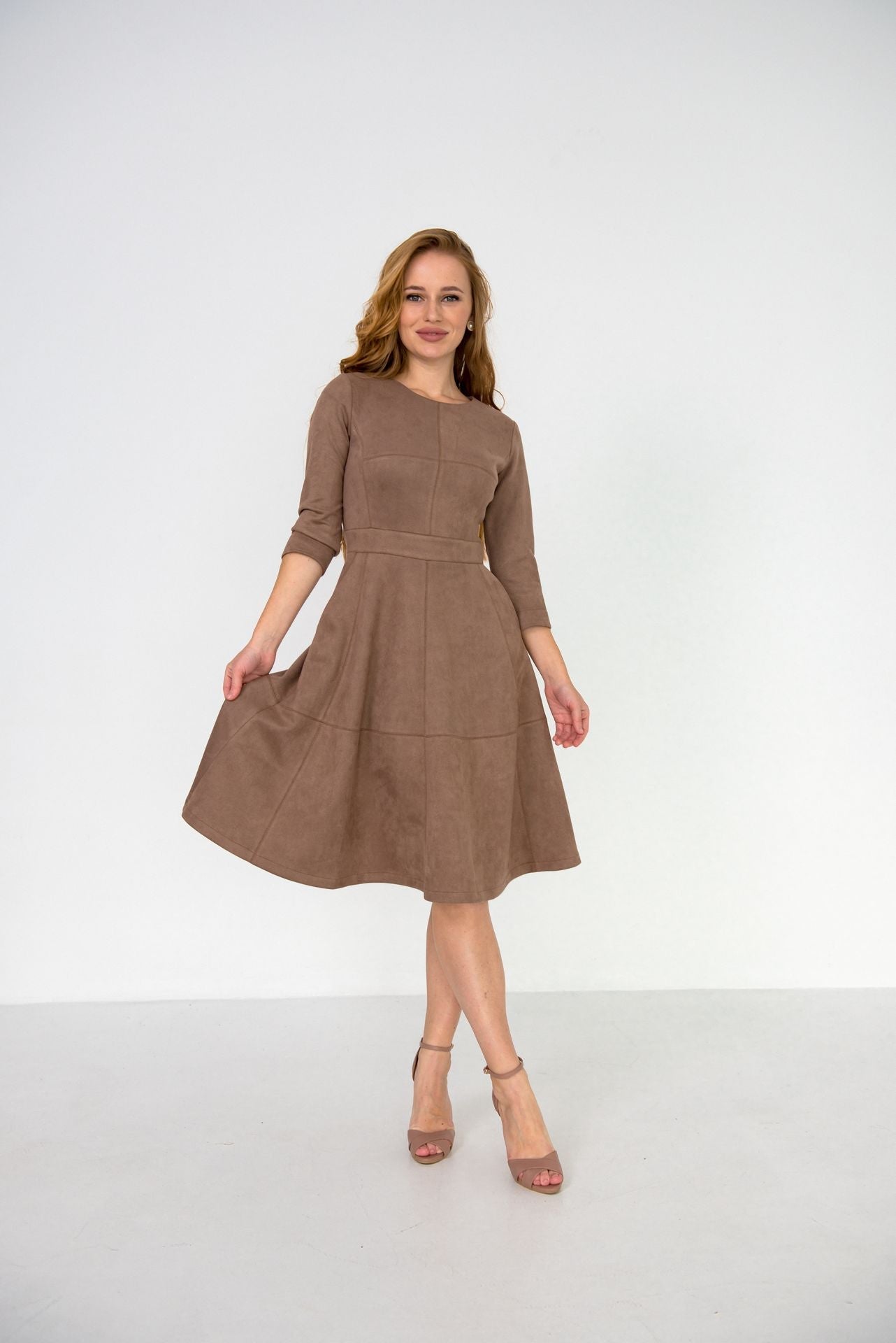 Rochie evazată din piele întoarsă