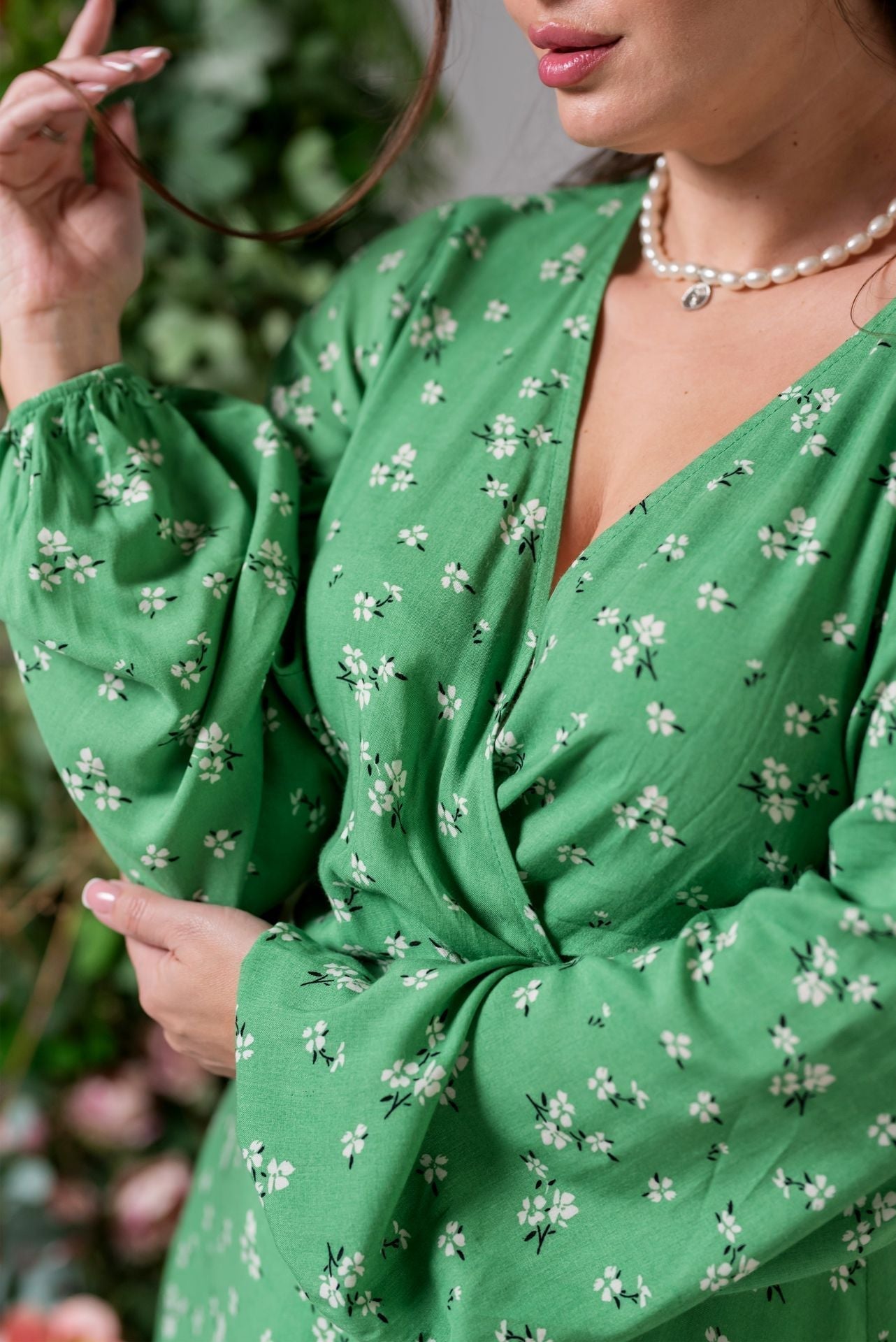 Сукня максі на запах ліфу з довгим рукавом
