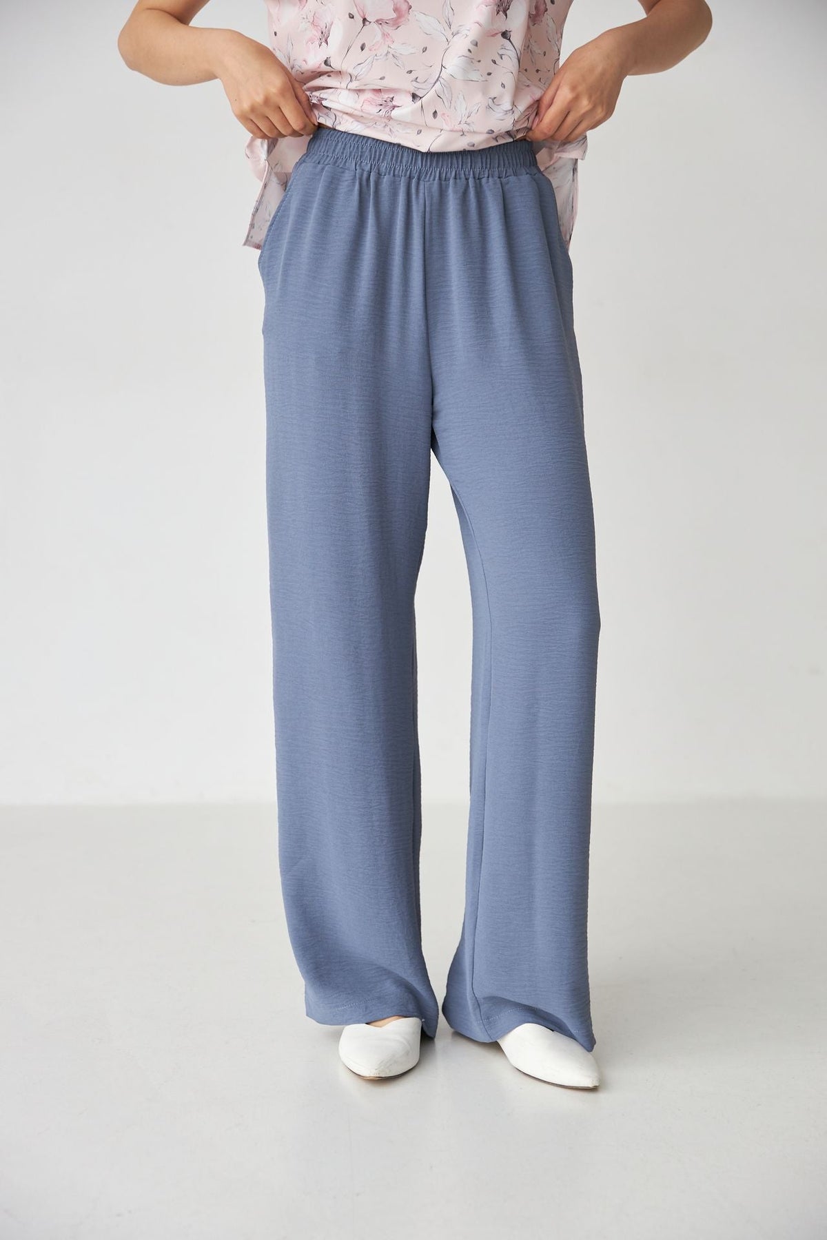 Pantaloni din crep american