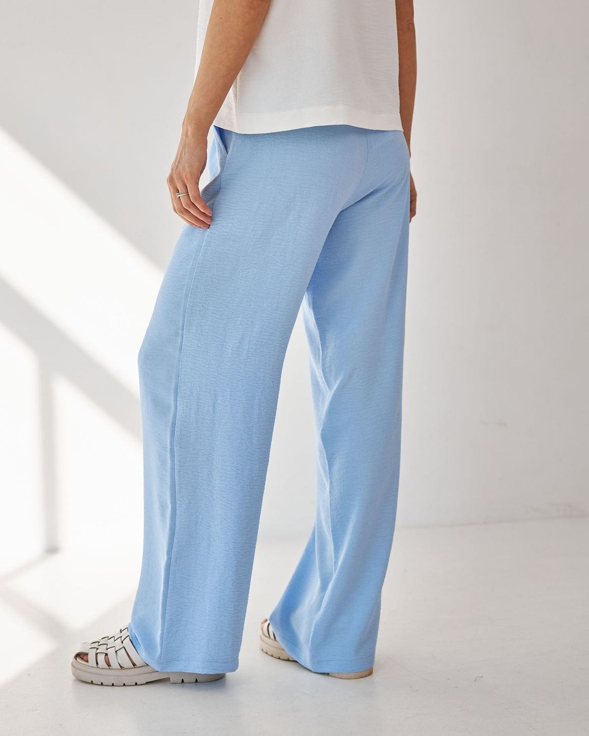 Pantaloni din crep american