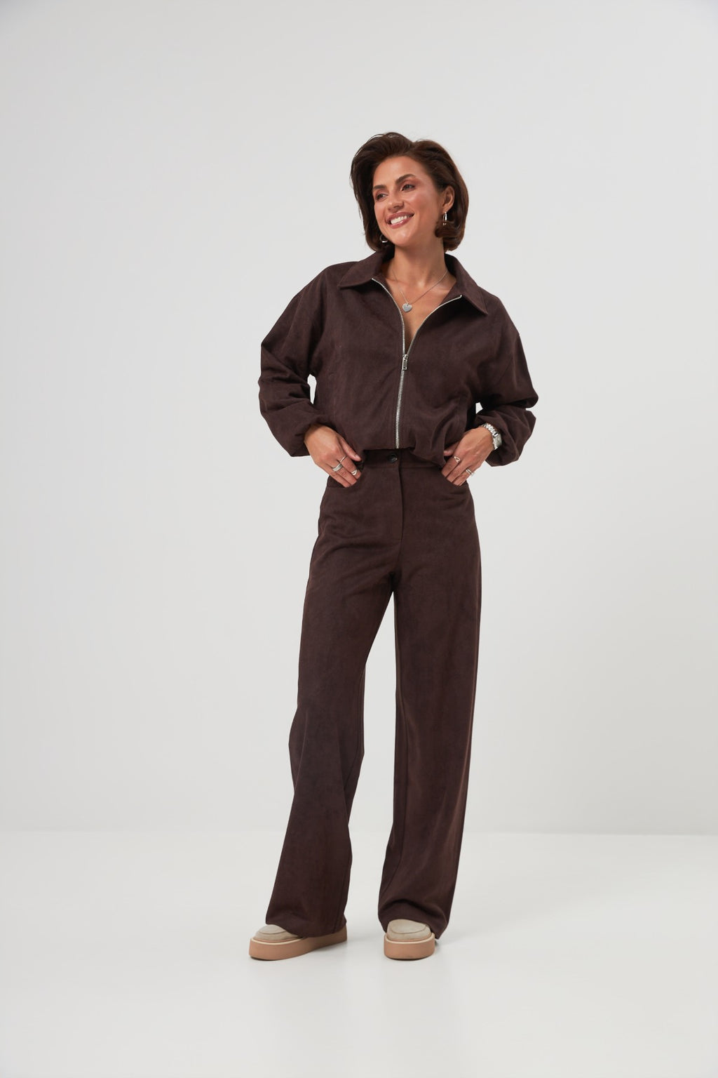 Pantaloni drepți Elis
