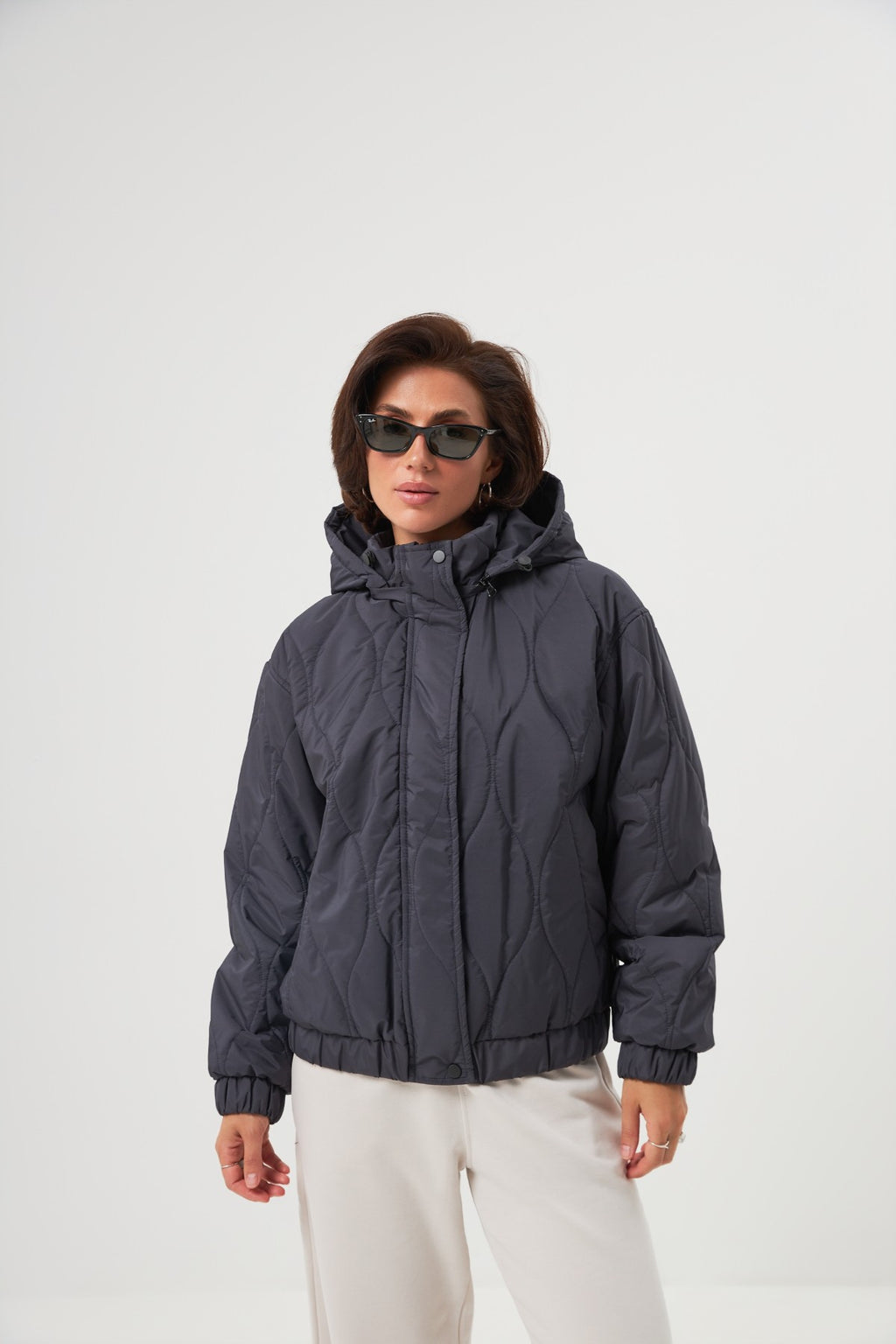 Geacă matlasată oversize cu glugă