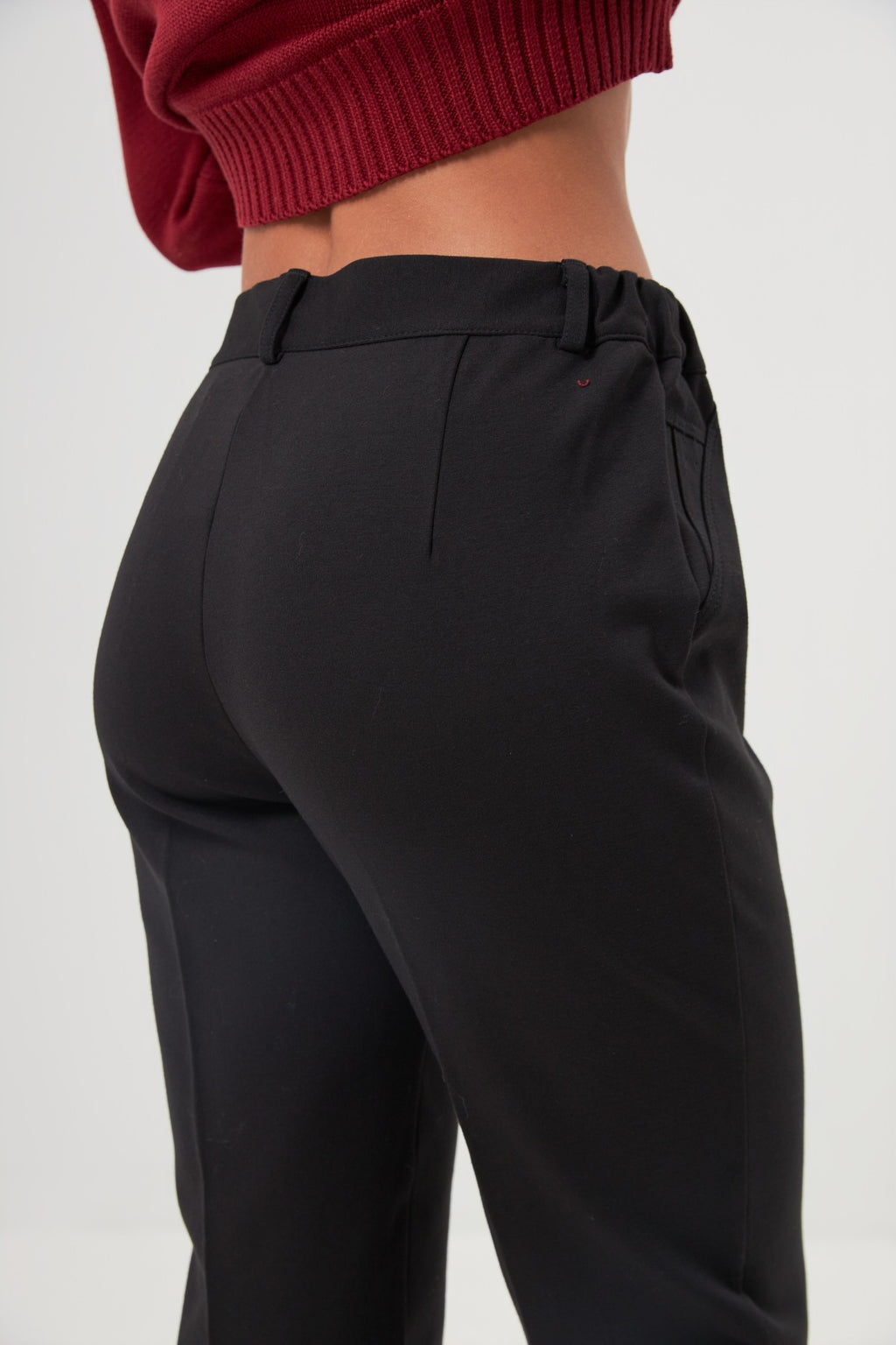 Pantaloni clasici drepți cu elastic în părțile laterale