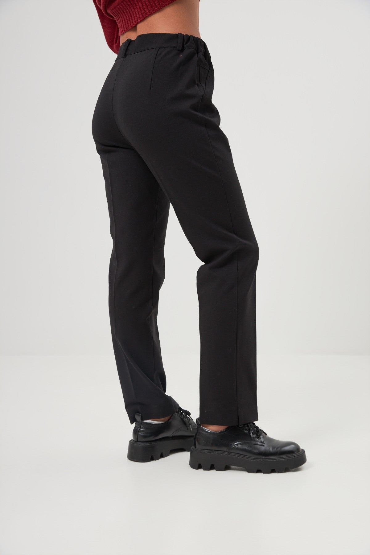 Pantaloni clasici drepți cu elastic în părțile laterale