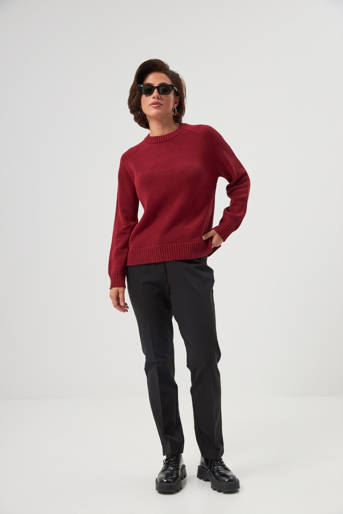 Pantaloni clasici drepți cu elastic în părțile laterale