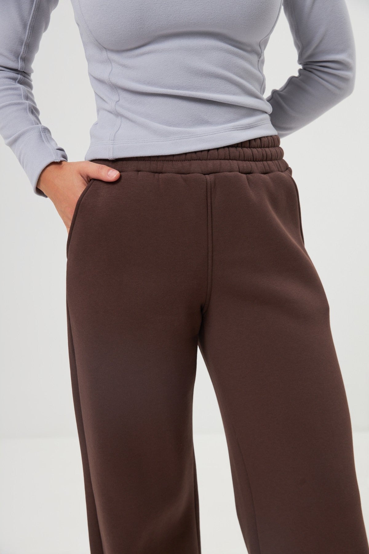 Pantaloni palazzo cu șnur culisant la bază