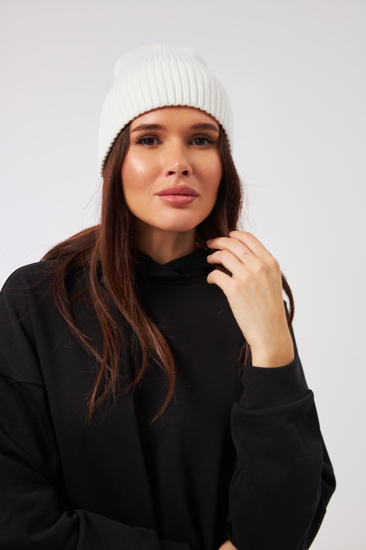 Căciulă beanie cu margine îndoită lată