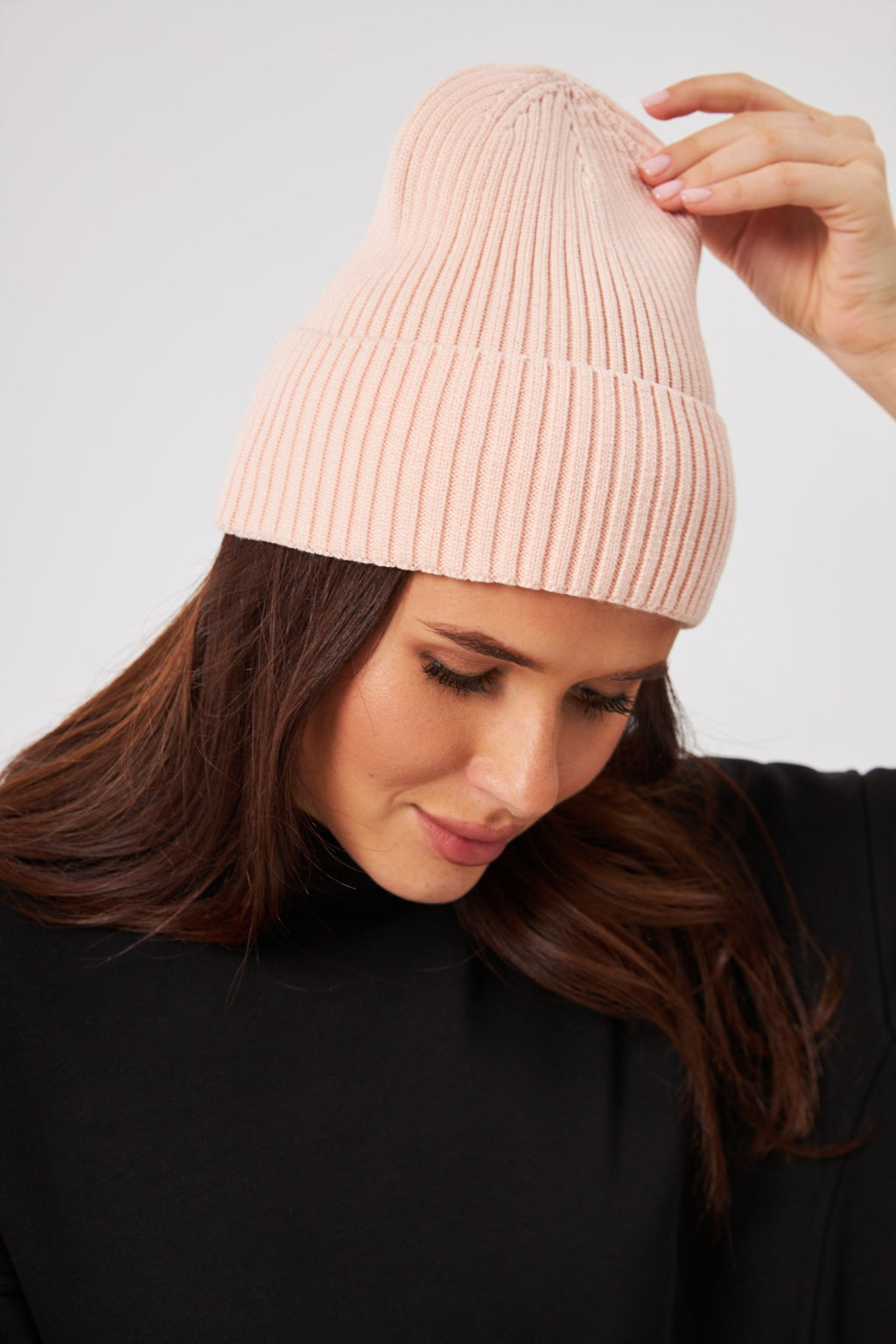Căciulă beanie cu margine îndoită lată