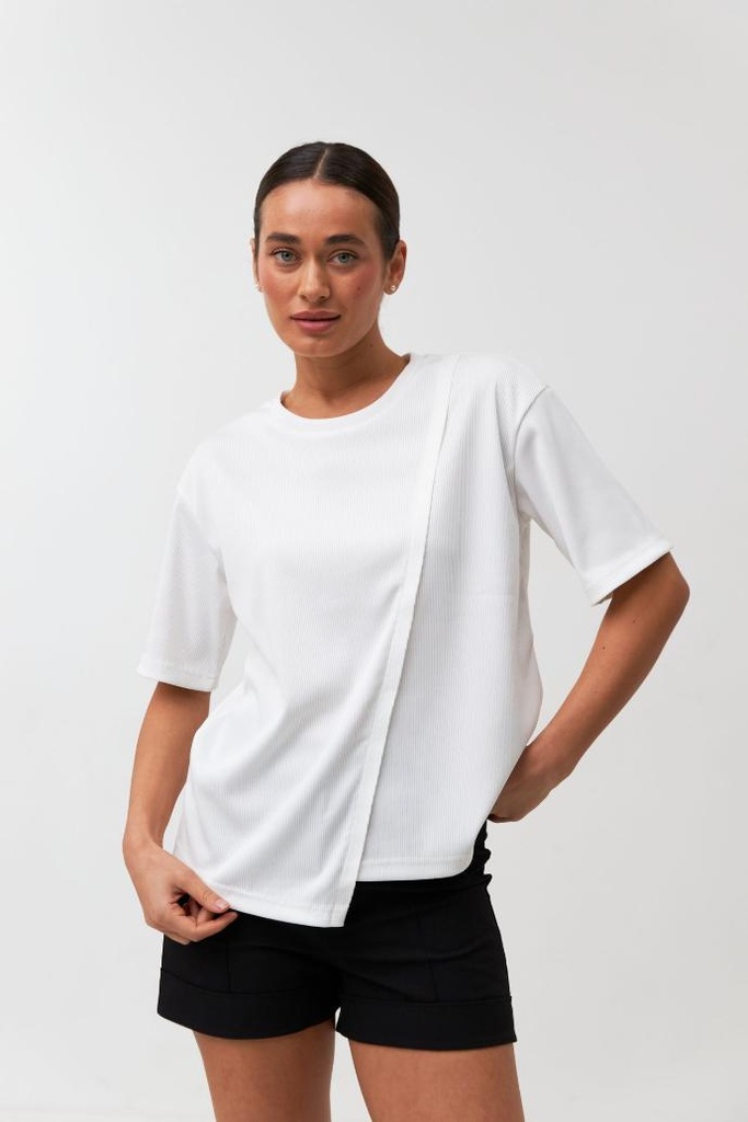 T-shirt with asymmetry