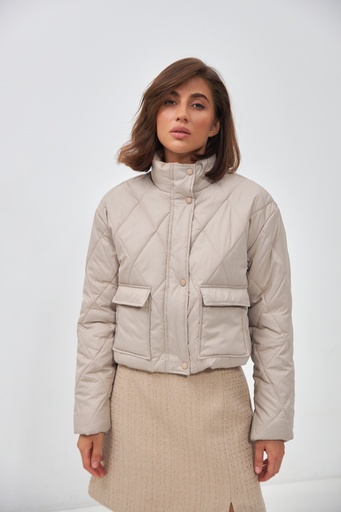 Shortened jacket with a drawstring on the bottom